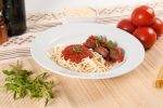 Spaguetti com Almôndegas e Molho ao Sugo
